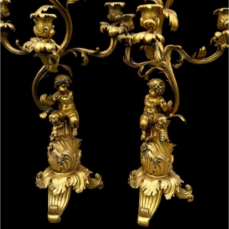 Paire de chandeliers en bronze dorés - Image 1