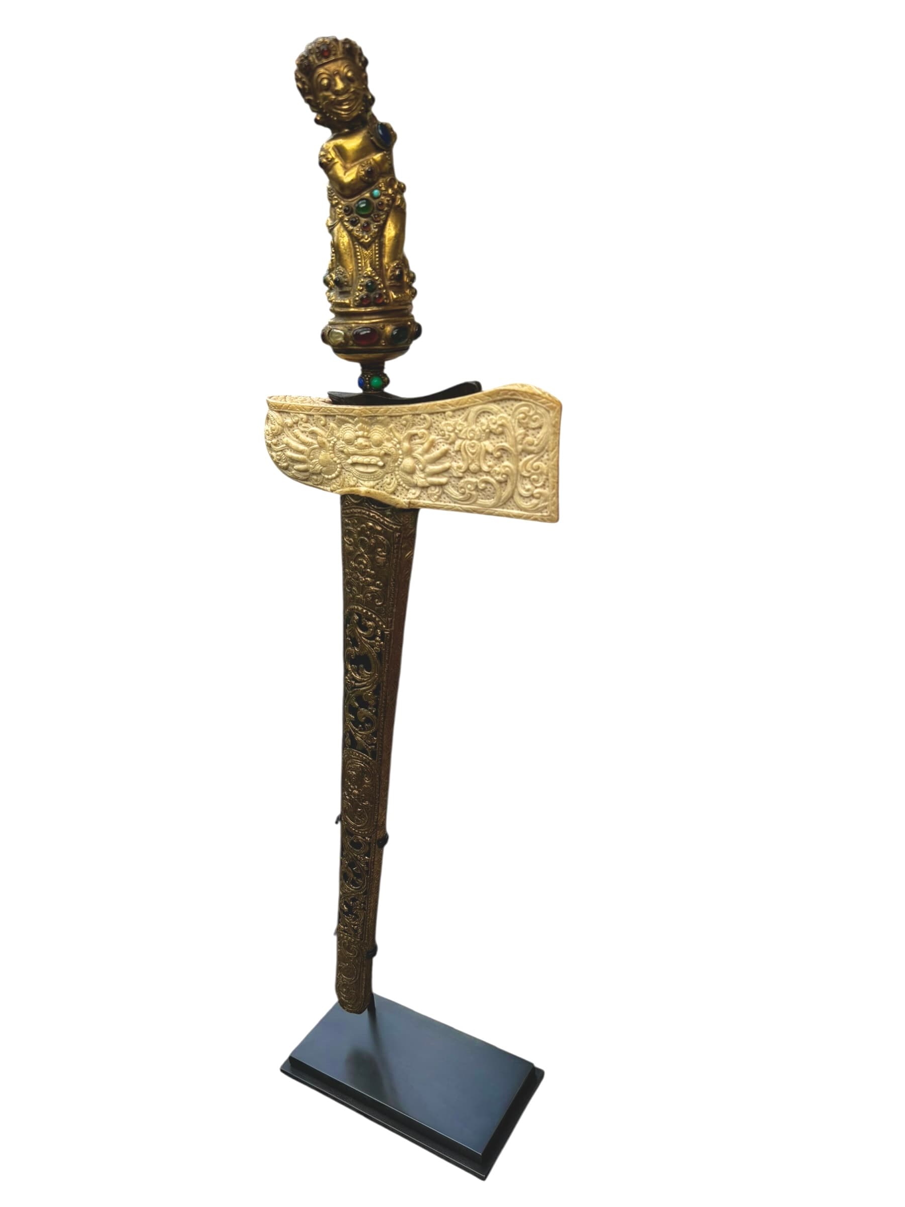 Soclage dune arme d’apparat - Après restauration